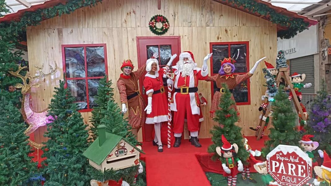 Casa do Papai Noel encanta crianças e famílias no Calçadão de Nilópolis