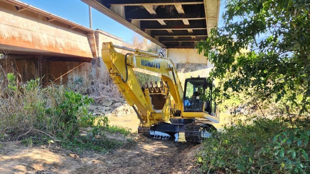 Japeri investe em limpeza de rios para prevenção de desastres naturais