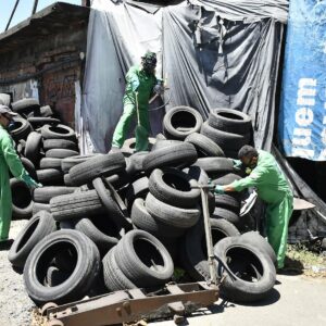 Prefeitura de Nova Iguaçu intensifica combate ao Aedes Aegypti em borracharias