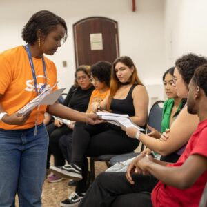 Sesc abre inscrições para cursos de inglês para adolescentes na Baixada Fluminense