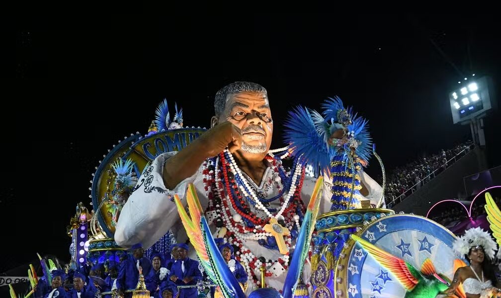 Beija-Flor voa alto e é campeã do carnaval 2025: 15º título de Nilópolis traz despedida de Neguinho da Beija-Flor e homenagem a Laíla