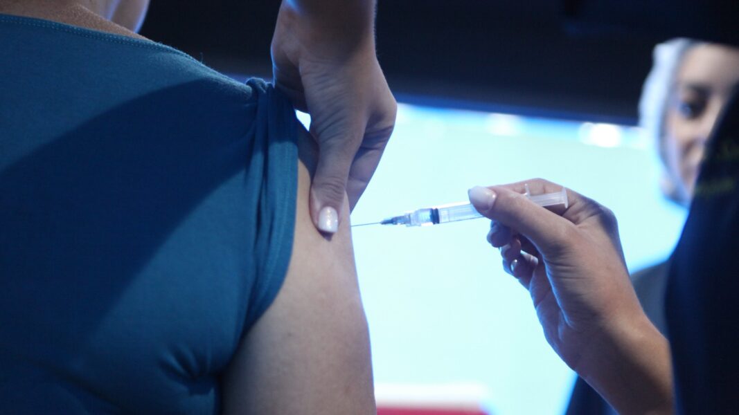 Nova Iguaçu enfrenta surto de síndrome respiratória e amplia vacinação contra gripe