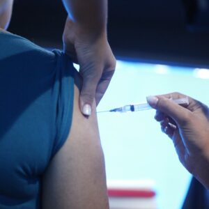 Nova Iguaçu enfrenta surto de síndrome respiratória e amplia vacinação contra gripe