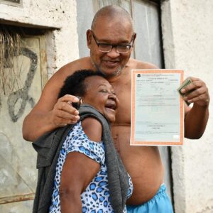 Prefeitura de Nova Iguaçu faz entrega domiciliar de certidões de isenção de IPTU