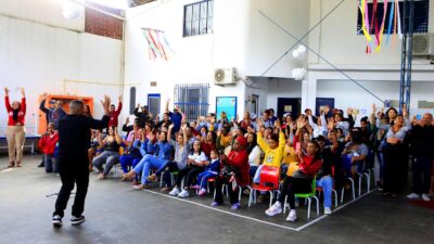 Projeto leva a Língua Brasileira de Sinais para escola municipal de Nova Iguaçu