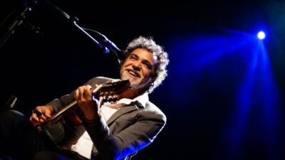 Paulinho Moska faz show gratuito em Duque de Caxias pelo 90’s Festival