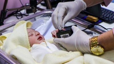 Novos postos do Detran em maternidades de Meriti e Nilópolis oferecem identidade a recém-nascidos