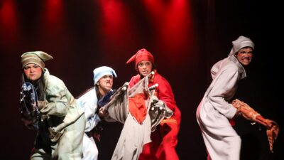 “Circuito Carioca de Arte de Rua” chega a Nova Iguaçu com folclore, carimbó e lendas do mar