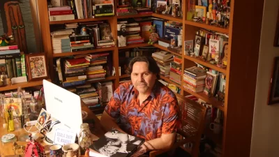 Livraria Córdula recebe Marcelino Freire em encontro literário na Baixada Fluminense