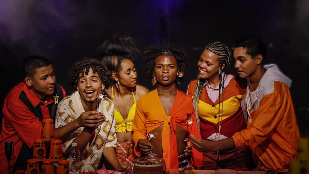 Grupo Código celebra 20 anos com   “Cabeça de Porco – Retratos de um Território”