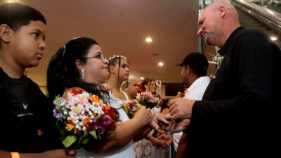 Prefeitura de Nova Iguaçu realiza casamento comunitário e oficializa união de 52 casais
