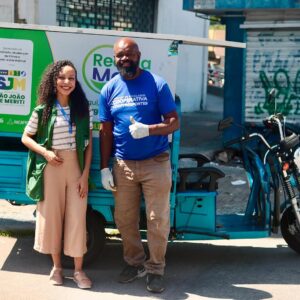 São João de Meriti inicia rota da coleta seletiva com veículo elétrico no Centro