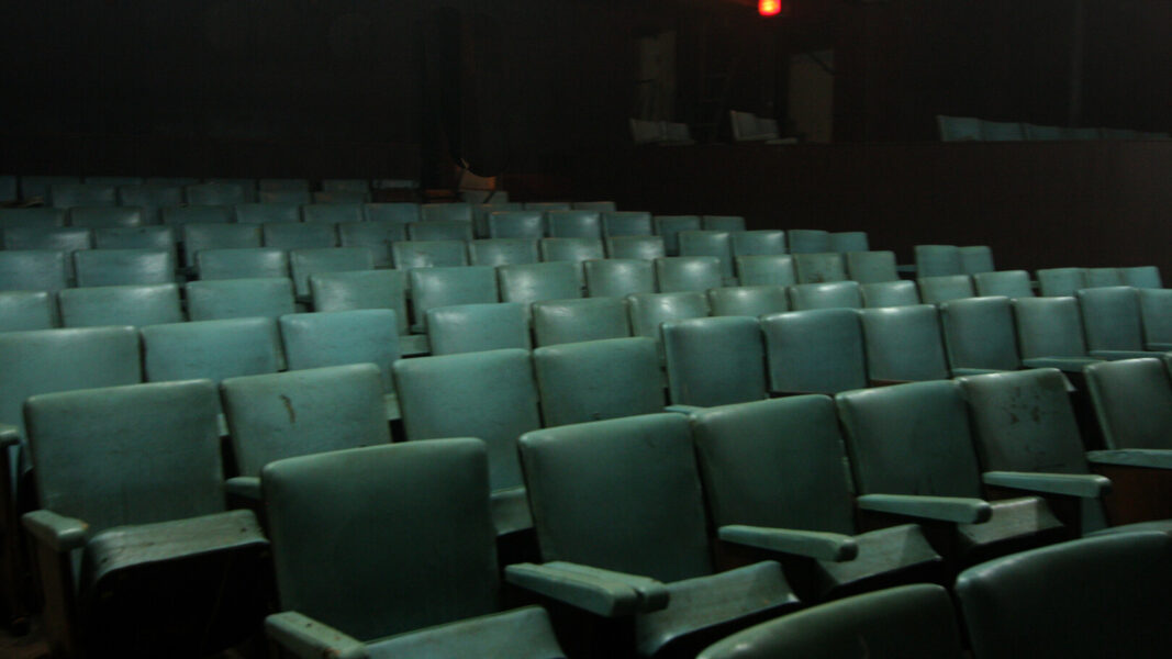 Exposição “Cinema Fantasma” leva ao Sesc Meriti uma viagem pelos antigos cinemas de rua