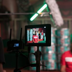 Documentário sobre escolas de samba da Baixada Fluminense gera expectativa entre alunos de audiovisual de Nova Iguaçu