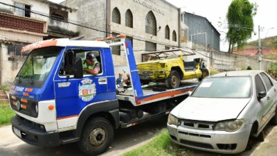 Prefeitura de Nova Iguaçu retira cerca de mil veículos abandonados e sucatas das ruas