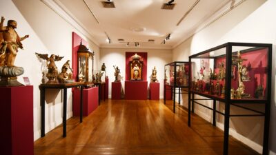 Nova Iguaçu abre exposição com seis obras inéditas de Aleijadinho e mais de 350 peças da arte sacra colonial