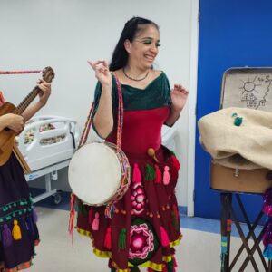 Doutores da Alegria levam arte e afeto ao Hospital Adão Pereira Nunes, em Duque de Caxias