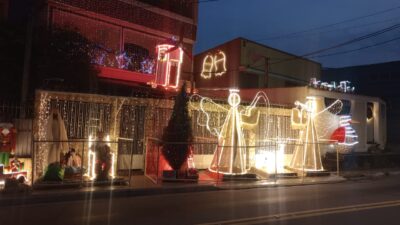 Um Natal feito à mão: a tradição sustentável que encanta a Baixada Fluminense