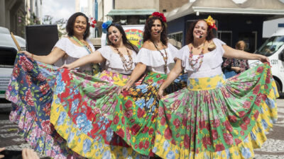 Espetáculo “O Coco que vira cocada, vira roda” se apresenta na Praça da Vitória, em Nova Iguaçu