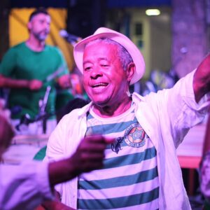 Tiãozinho da Mocidade encerra turnê de 60 anos de carreira com show no SESC Duque de Caxias