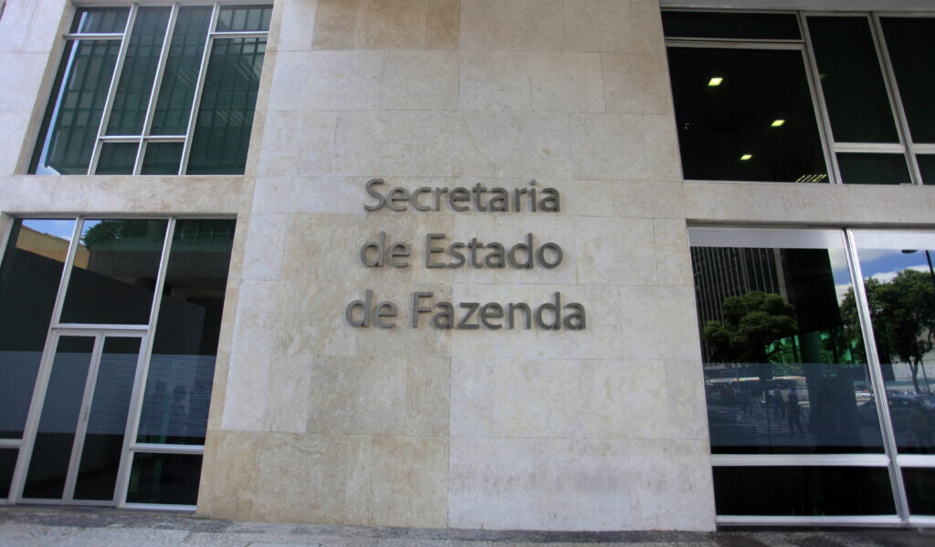 Contribuintes já podem aderir ao Refis do Governo do Estado