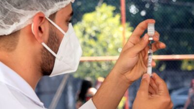 Nova Iguaçu amplia o público-alvo da vacinação contra a variante JN.1 da Covid-19