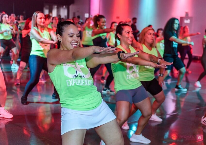 Shopping Nova Iguaçu oferece aulão de Fit Dance e massoterapia neste sábado