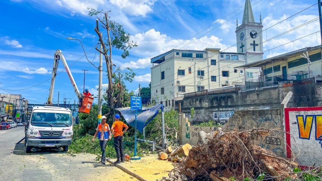 Defesa Civil de São João de Meriti atua em força-tarefa após tempestade