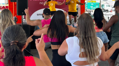 Shopping Grande Rio promove aulão de dança gratuito em parceria com a Smart Fit, no dia 31 de janeiro