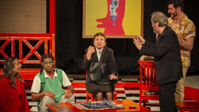 Comédia vista por mais de 1 milhão de pessoas, “TOC TOC” chega ao Teatro Nova Iguaçu Petrobras