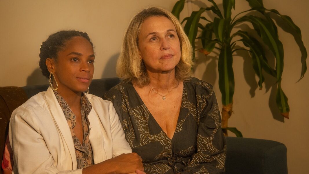 Artista da Baixada, Juliana França estreia a peça “Caminho de Casa”, ao lado da atriz Kelzy Ecard