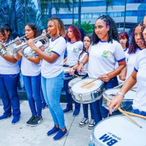 Mulheres são homenageadas em frente à Prefeitura de Meriti pelo Dia Internacional da Mulher