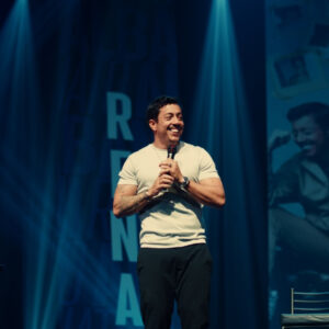 Turnê de sucesso de Renato Albani chega ao Teatro Raul Cortez neste final de semana