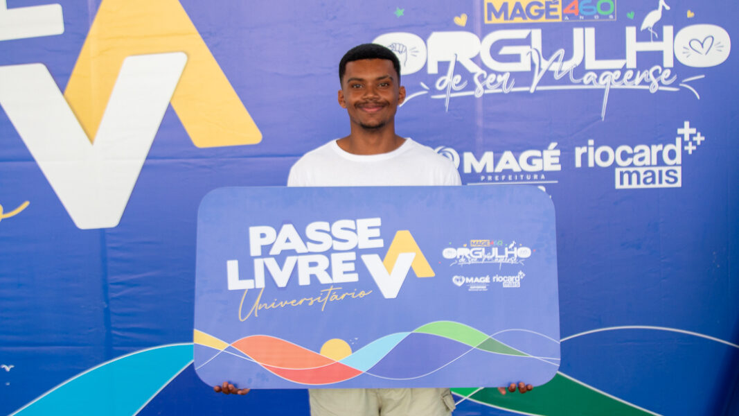 Prefeitura de Magé entrega cartões do Passe Livre Universitário para novos beneficiários