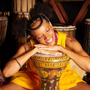 Espetáculo infantil “A Menina Akili e Seu Tambor Falante” realiza apresentação em Duque de Caxias