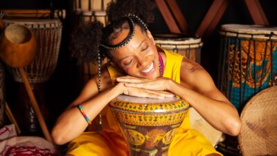 Espetáculo infantil “A Menina Akili e Seu Tambor Falante” realiza apresentação em Duque de Caxias