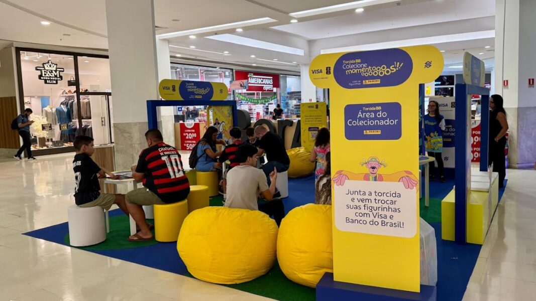 Caxias Shopping entra no clima da Copa do Mundo da FIFA 2026™ com espaço gratuito para troca de figurinhas
