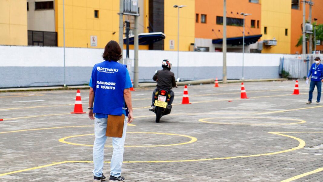 Detran RJ informa: candidatos à primeira habilitação terão de fazer exame toxicológico a partir de 29/6