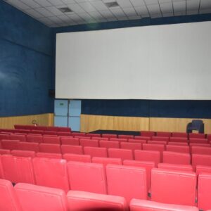Cine Escola Duque de Caxias será reaberto após 11 anos com sessões gratuitas para estudantes
