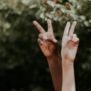 Governo do Estado sanciona lei que reforça combate ao racismo e à intolerância religiosa nas escolas