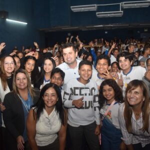 Após 11 anos fechado, Cine Escola Duque de Caxias reabre com sessões gratuitas para estudantes