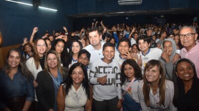 Após 11 anos fechado, Cine Escola Duque de Caxias reabre com sessões gratuitas para estudantes