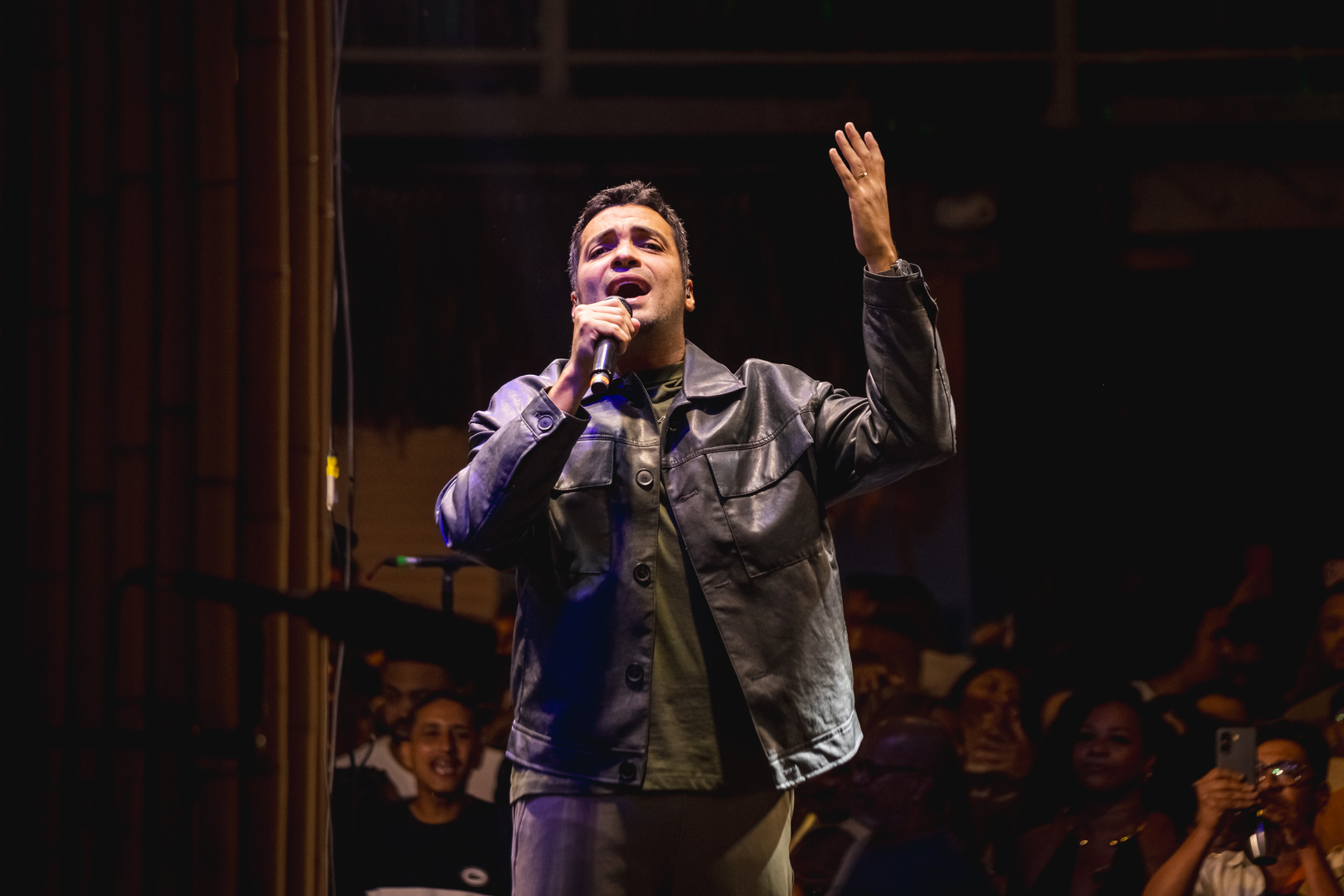 “Pagode Pra Sempre” reúne ícones do gênero em DVD inédito gravado na Baixada Fluminense