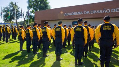 Duque de Caxias recebe 150 pistolas da Prefeitura do Rio para reforçar segurança da Guarda Municipal