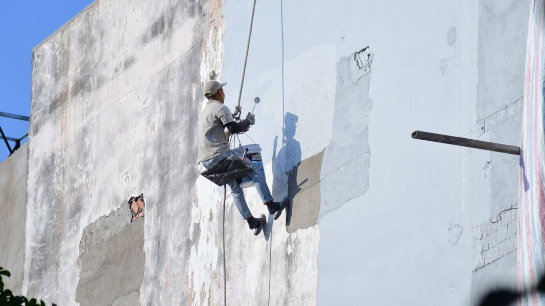 Curso gratuito de Pintor de Edificações abre vagas em Duque de Caxias