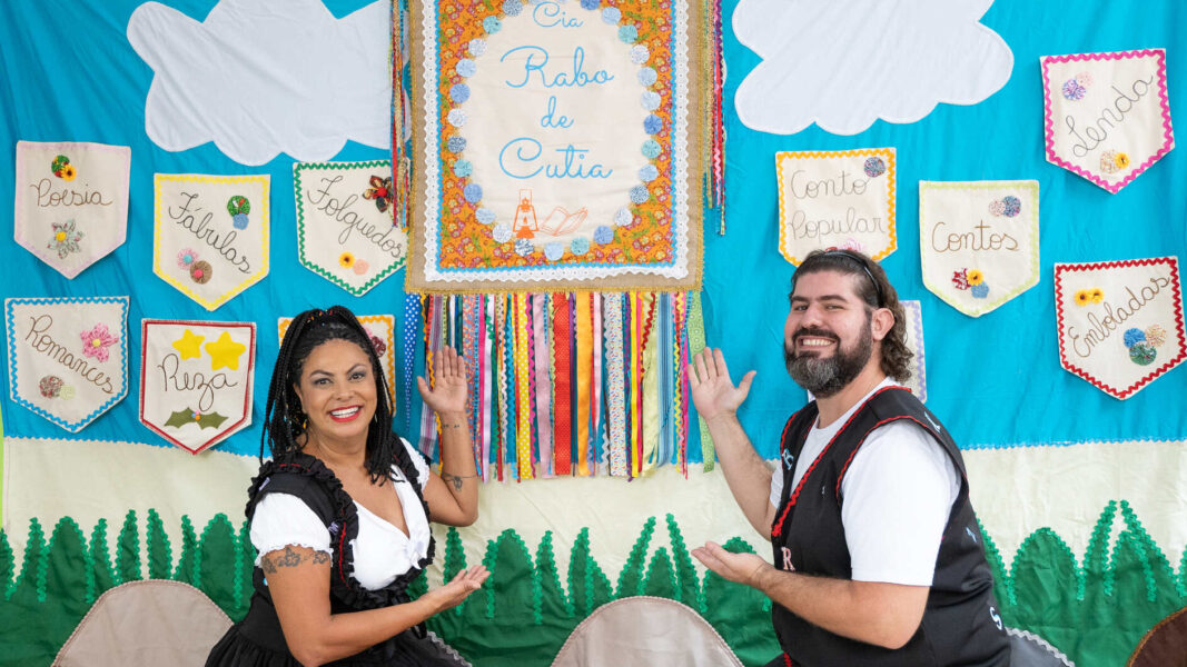 Sesc Duque de Caxias recebe espetáculo gratuito “História puxa História, Leitura faz Memória”