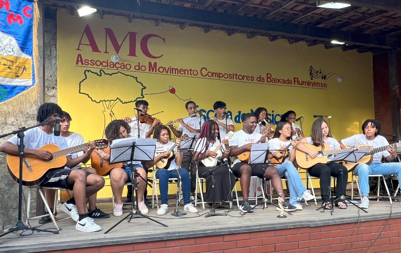 Escola de Música da AMC celebra 28 anos com show gratuito em São João de Meriti