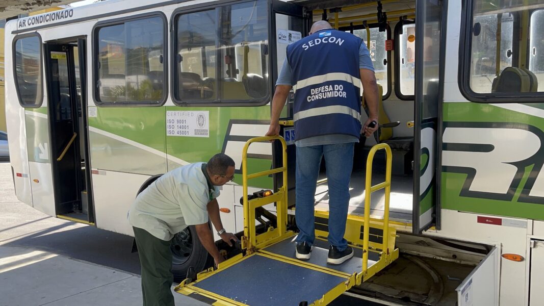 Fiscalização retira 18 ônibus de circulação em três dias por risco à segurança dos passageiros no Rio
