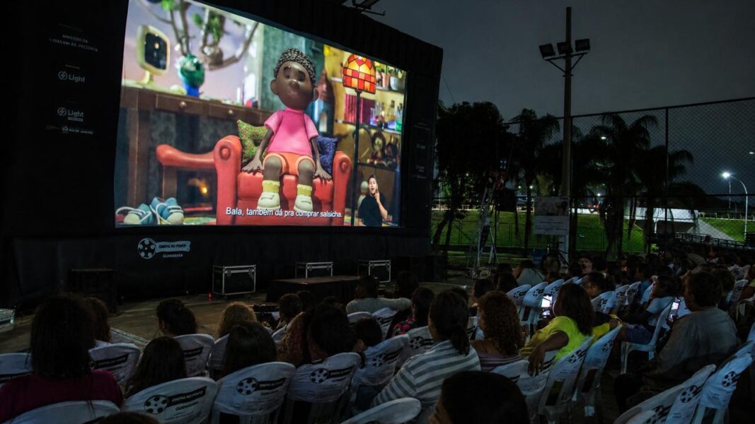 Queimados recebe cinema gratuito ao ar livre com exibição de 17 curtas-metragens nacionais