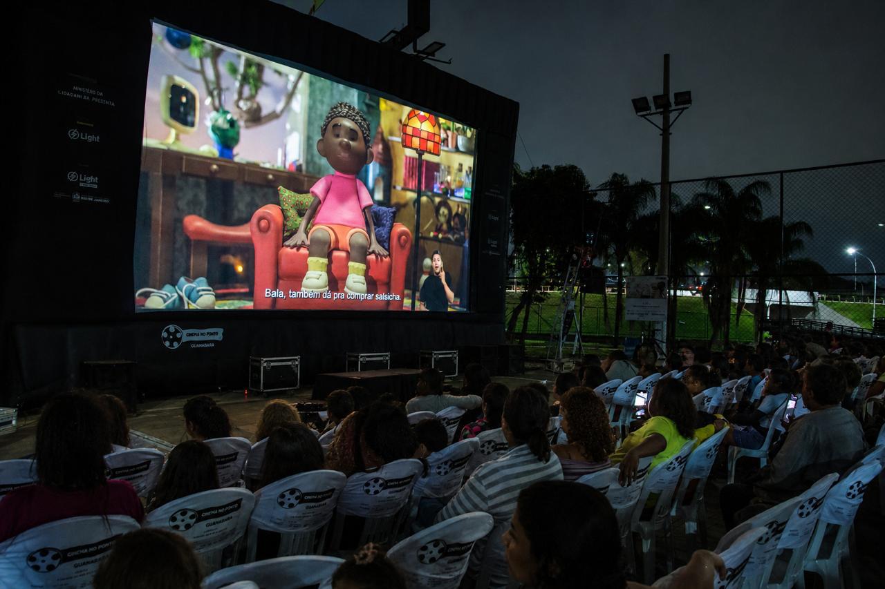 Queimados recebe cinema gratuito ao ar livre com exibição de 17 curtas-metragens nacionais